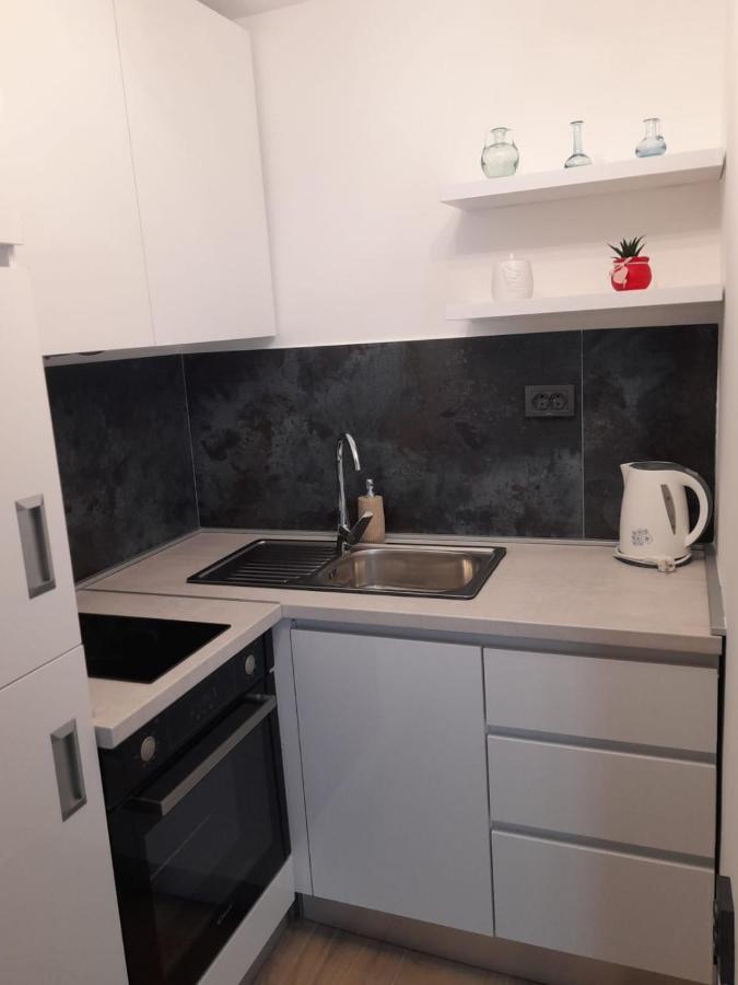 Appartement Apartman Sa Lodom 2+2 à Pirovac Extérieur photo