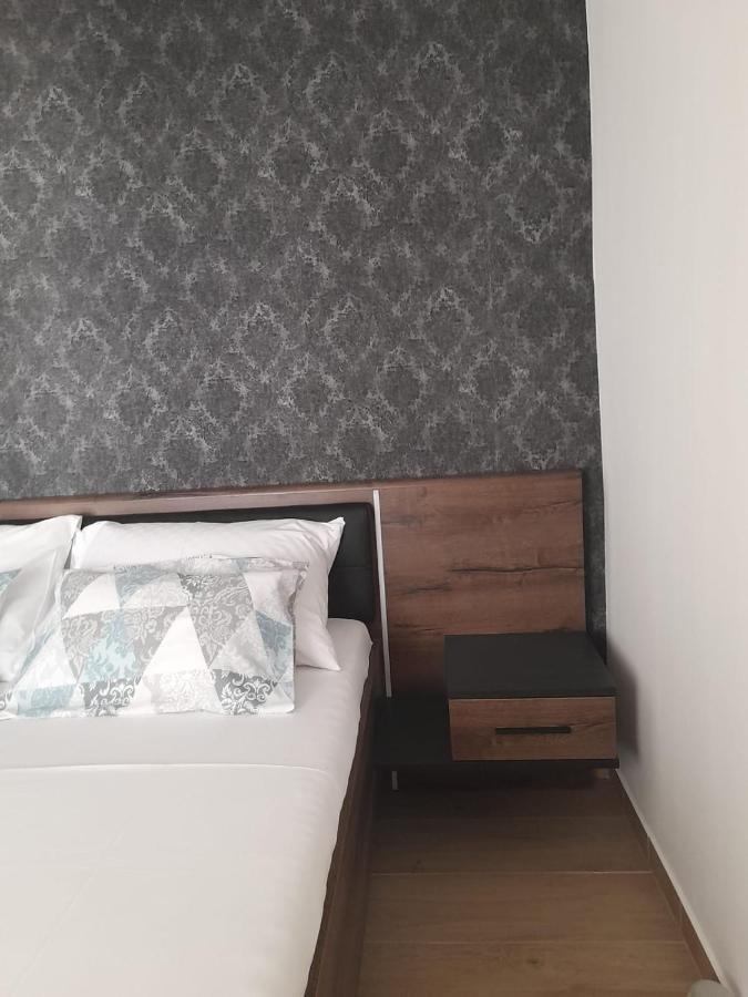 Appartement Apartman Sa Lodom 2+2 à Pirovac Extérieur photo